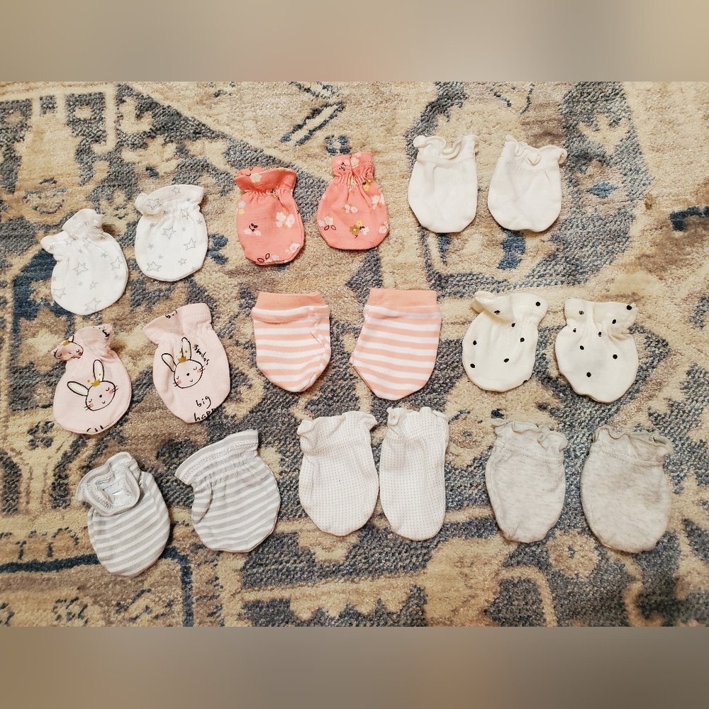 Lot of baby Mittens